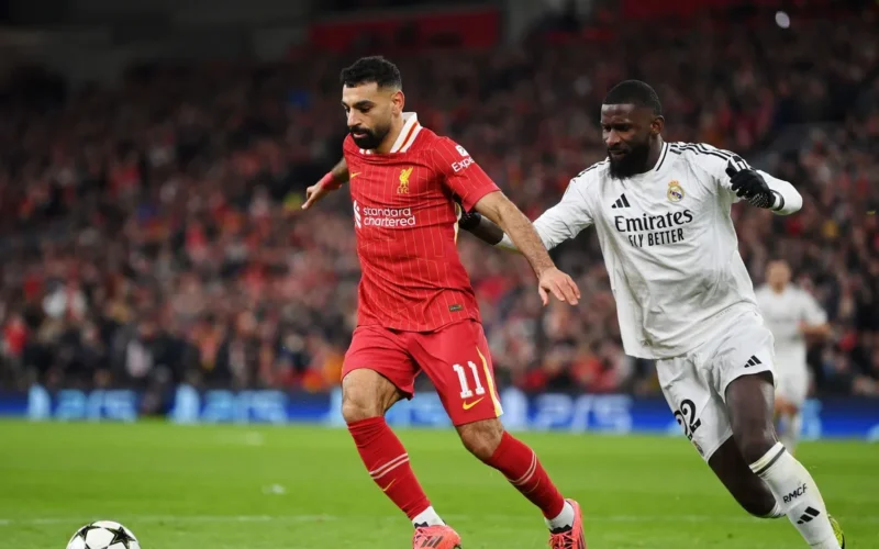 منافسة حامية.. اسمين جديدين لخلافة صلاح بليفربول وبرشلونة يتحدى يونايتد على نجمه السابق